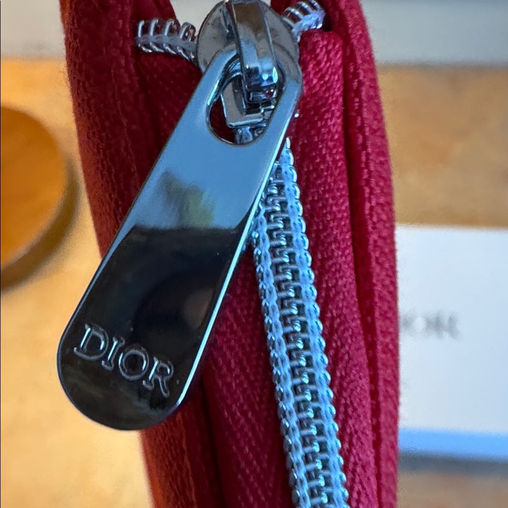 Christian Dior Red Beauty Pouch with box - Picture 3 of 4